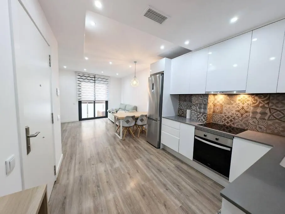 New Flat In The Centre, 10 Min From Bcn Airport Apartment Cornella de Llobregat