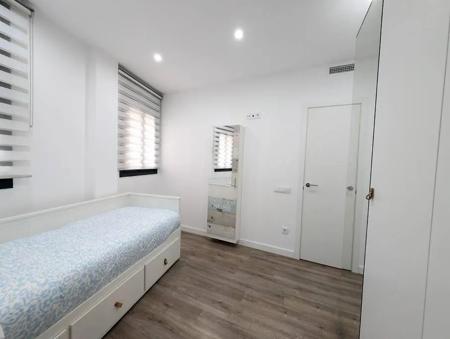 New Flat In The Centre, 10 Min From Bcn Airport Apartment Cornella de Llobregat