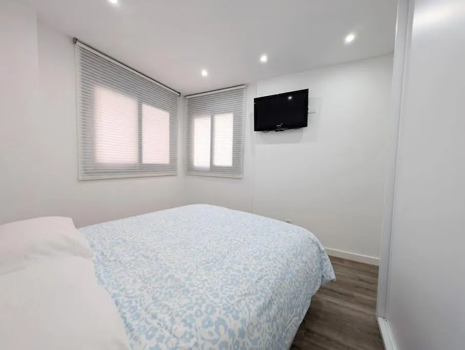 New Flat In The Centre, 10 Min From Bcn Airport Apartment Cornella de Llobregat