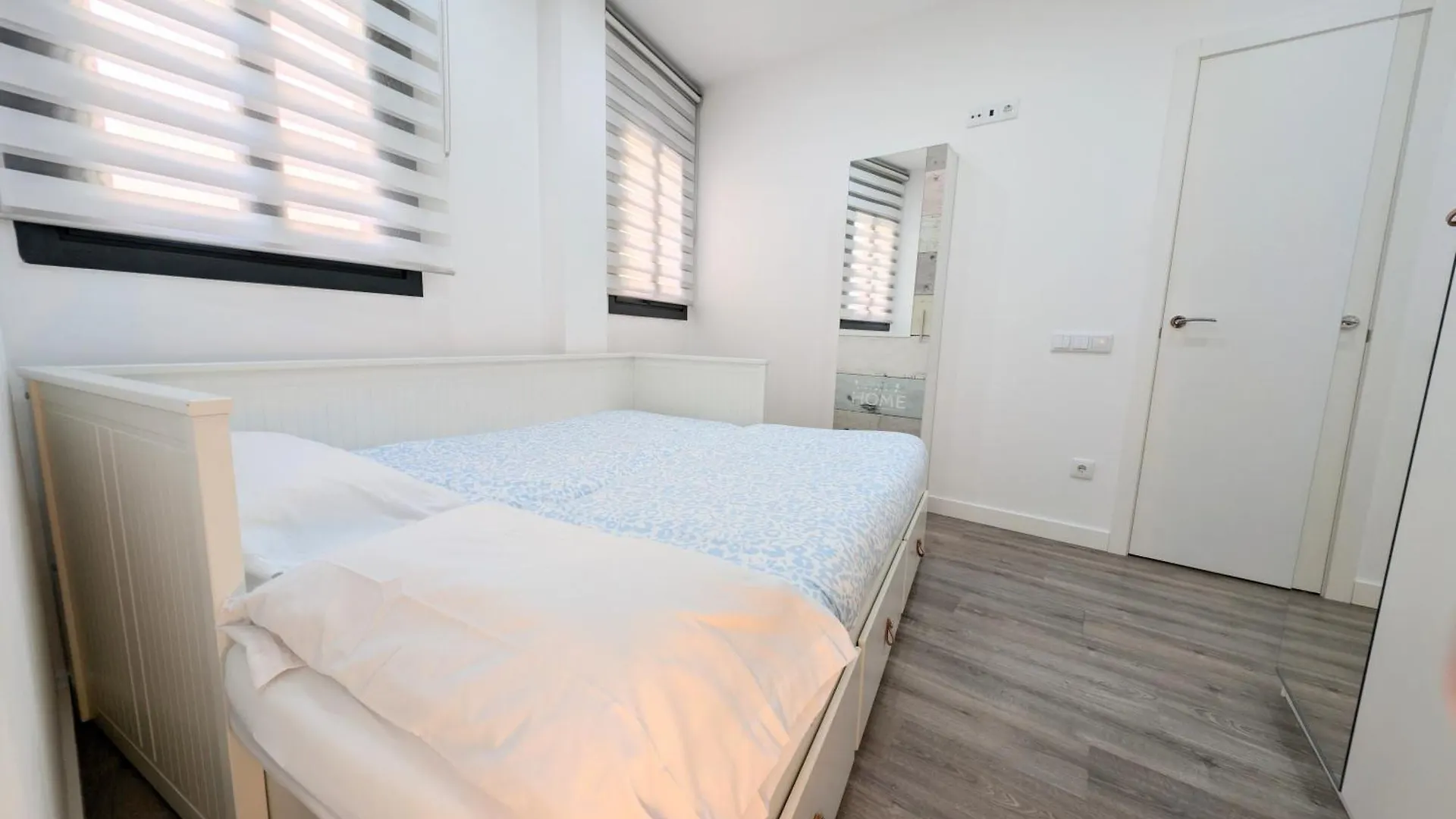 New Flat In The Centre, 10 Min From Bcn Airport Apartment Cornella de Llobregat